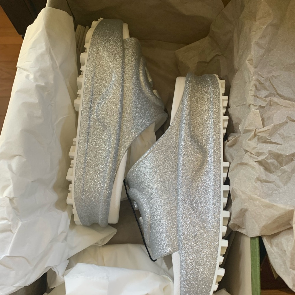 Gucci Silver Slide Sandals - Picture 5 of 6